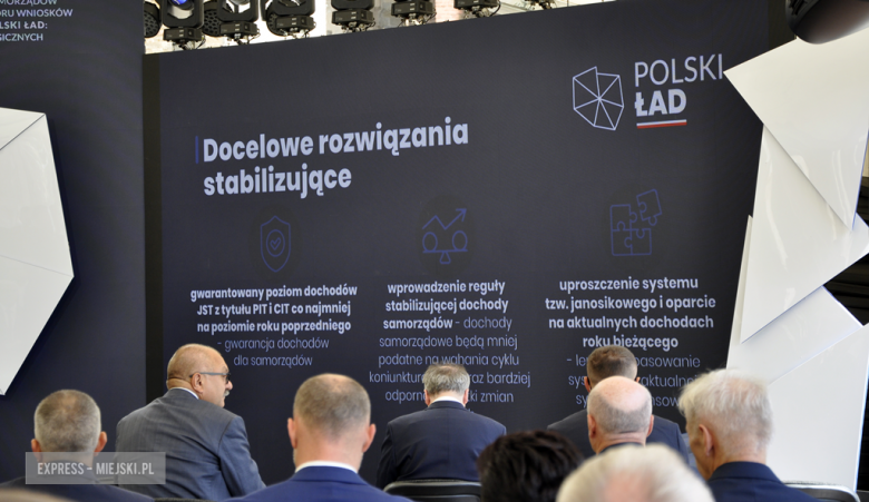 Premier Morawiecki w Kamieńcu Ząbkowickim: 8 mld zł dla samorządów. „Uzdrowiliśmy finanse publiczne”