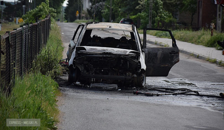 W Kamieńcu Ząbkowickim doszczętnie spłonęło auto