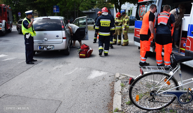 Potrącenie rowerzystki na skrzyżowaniu ulic Wrocławskiej i Strzelińskiej