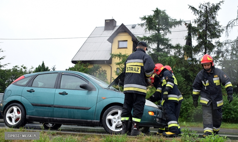 Pożar komory silnika na ul. Legnickiej w Ząbkowicach Śląskich
