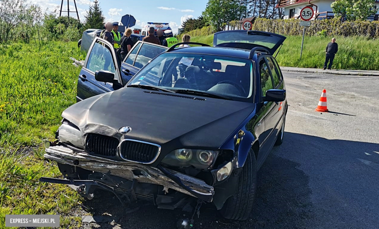 Zderzenie dwóch aut na skrzyżowaniu ul. Cukrowniczej z ul. Kamieniecką w Ząbkowicach Śląskich