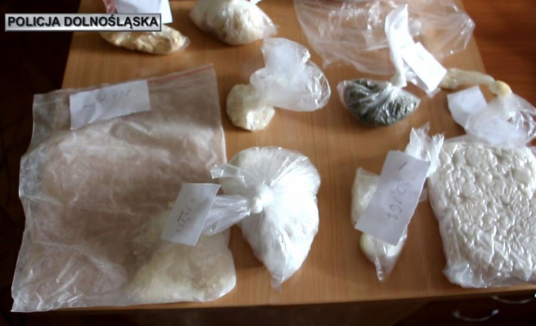 Znaleziono 16 kilogramów narkotyków m. in. marihuany, amfetaminy, haszyszu, kokainy oraz MDMA
