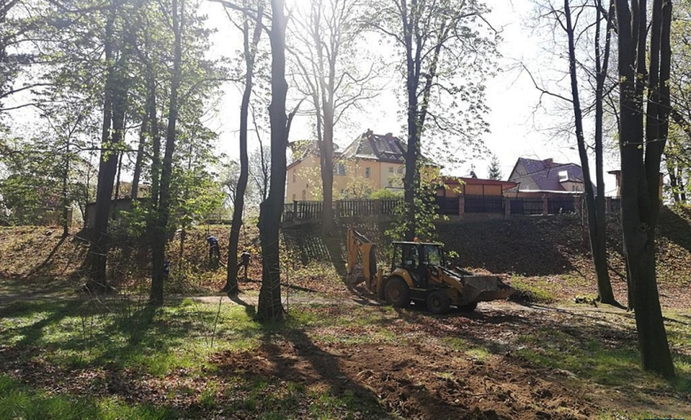 Ruszyła rewitalizacja kolejnej części parku miejskiego w Ząbkowicach Śląskich