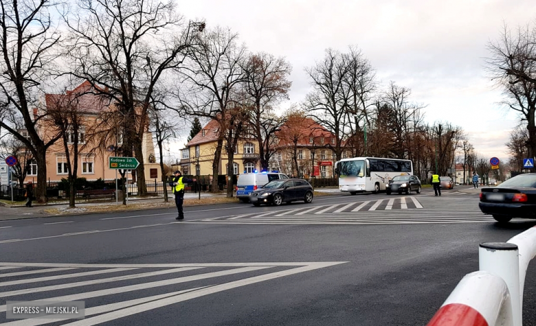 Autobus potrącił pieszą na przejściu przy ul. Legnickiej