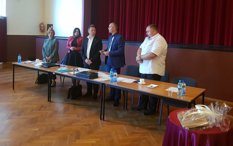 Podczas sesji głosowano nad wotum zaufania i udzieleniem absolutorium Łukaszowi Białkowskiemu, wójtowi gminy Ciepłowody