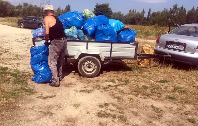 Wywieziono kilkadziesiąt worków śmieci z terenu wokół zbiornika Topola oraz Bartniki