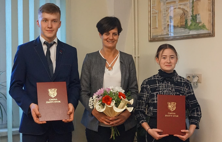 Daniel Mrozek i Laura Piszczyk otrzymali nagrody burmistrza za osiągnięcia sportowe w 2020 roku