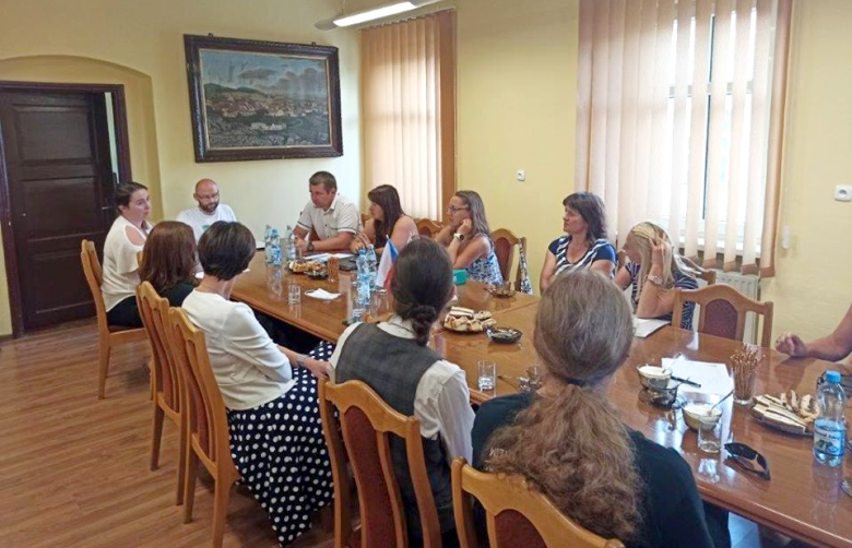 W spotkaniu wzięli udział przedstawiciele czterech partnerskich gmin biorących udział w projekcie, tj.: Česká Skalice, Obec Žďárky, Gmina Złoty Stok, Gmina Bardo