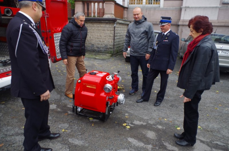 Strażacy-ochotnicy z Lubnowa otrzymali nową motopompę