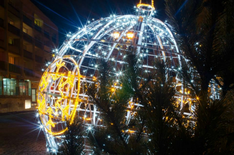 Świąteczne oświetlenie centrum Ząbkowic Śląskich