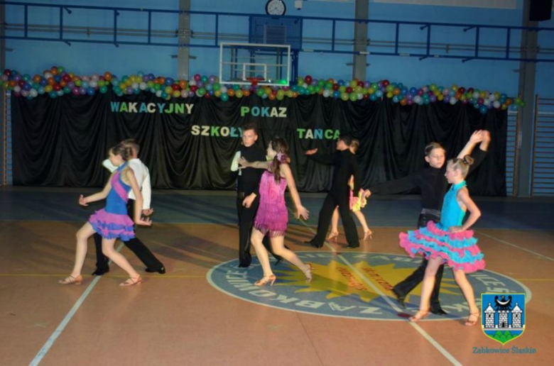 Wakacyjny pokaz szkoły tańca
