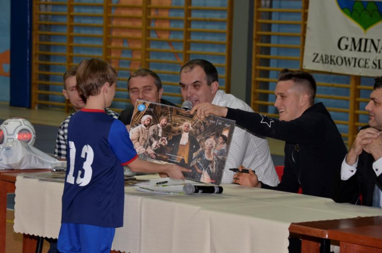 Piotr Zieliński odwiedził adeptów piłkarskich z ząbkowickiej szkółki „Orlik”