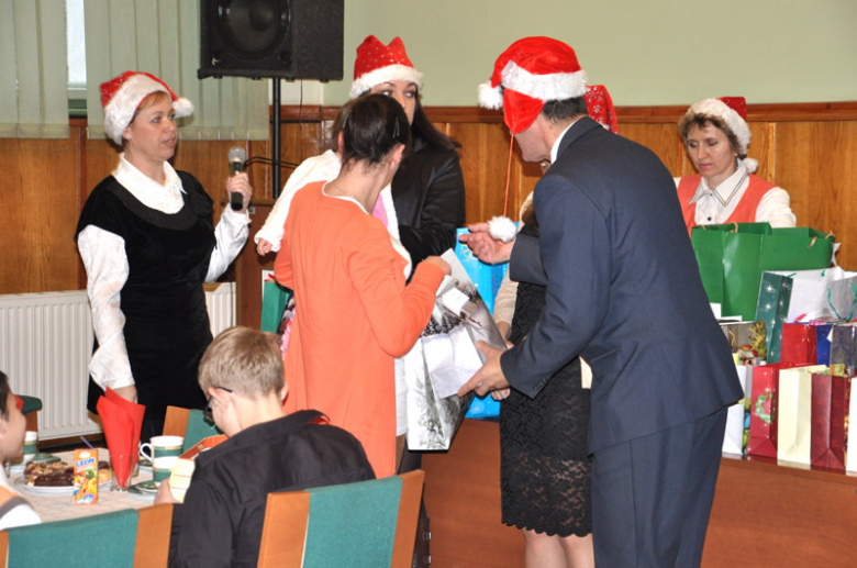 Spotkanie z Mikołajem odbyło się na sali konerencyjnej