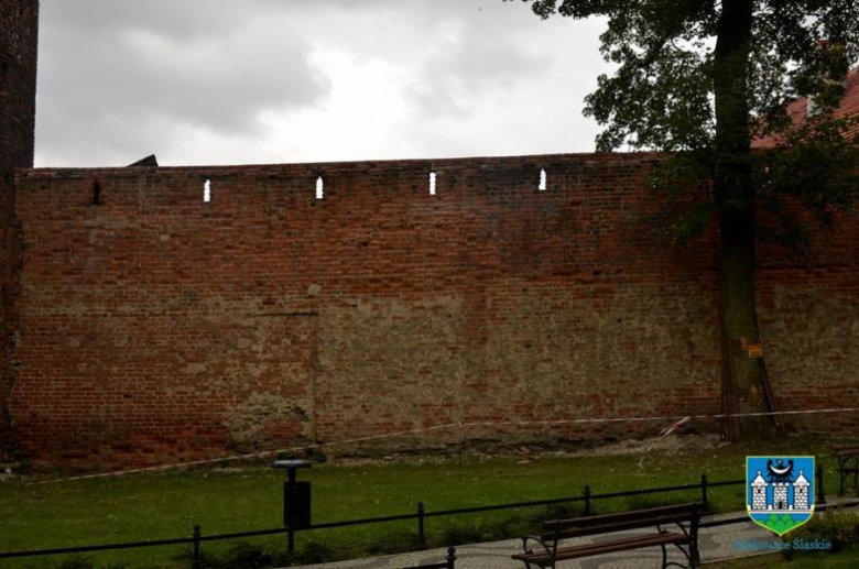 Zabezpieczanie murów miejskich w Ząbkowicach Śląskich