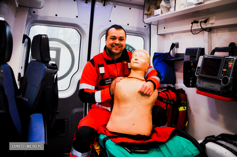 Łukasz Moskal - ratownik medyczny z dziesięcioletnim stażem pracujący w ząbkowickim pogotowiu ratunkowym
