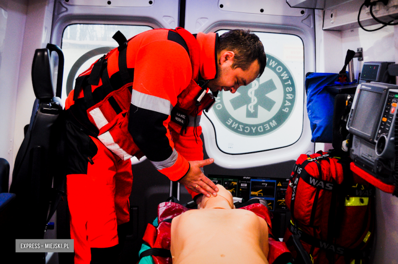 Łukasz Moskal - ratownik medyczny z dziesięcioletnim stażem pracujący w ząbkowickim pogotowiu ratunkowym