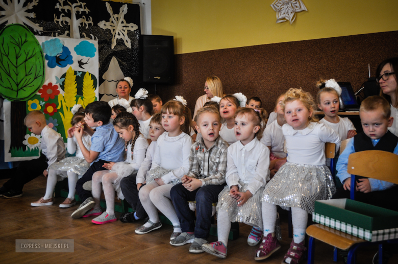Dzieciaki z Zespołu Przedszkolno-Szkolnego w Stolcu wystąpiły przed babciami i dziadkami
