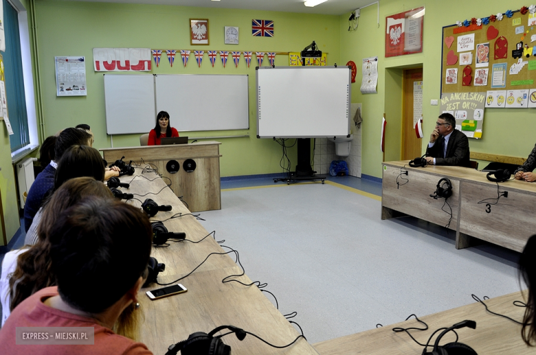 Otwarcie cyfrowej pracowni językowej w szkole podstawowej w Ciepłowodach