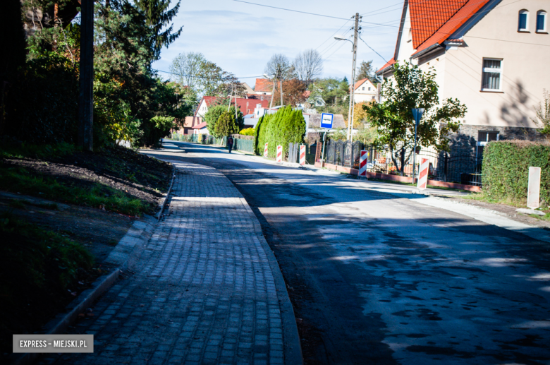 Trwa remont nawierzchni drogi powiatowej nr 3161D w miejscowości Zwrócona - zdjęcia z 28. października
