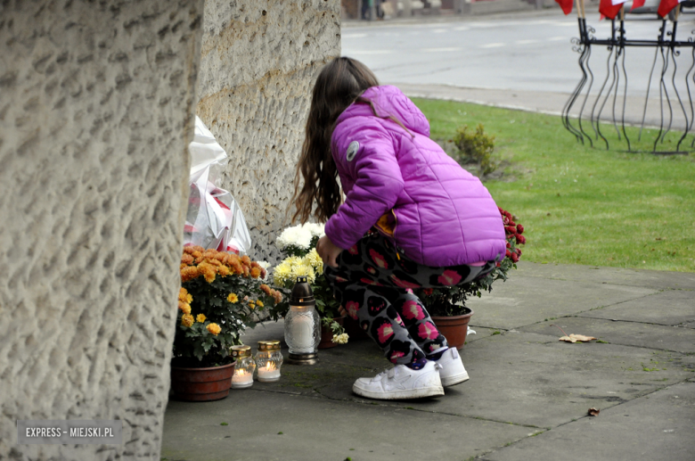 W Ząbkowicach Śląskich złożono kwiaty pod pomnikiem „Poległym za Ojczyznę”