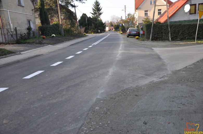 Prace drogowe starostwa w ramach porozumień powiatu z gminą Ząbkowice Śląskie i Ziębice