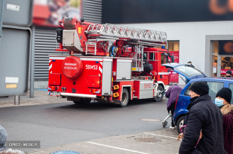 W Kauflandzie włączyła się czujka pożarowa. Strażacy sprawdzili obiekt. Zagrożenia nie stwierdzono