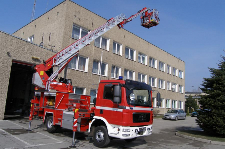 Przekazanie aktu darowizny auta strażackiego