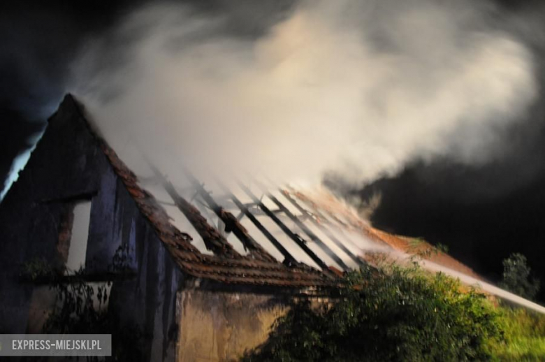 Pożar stodoły w Potworowie. Możliwe, że doszło do podpalenia