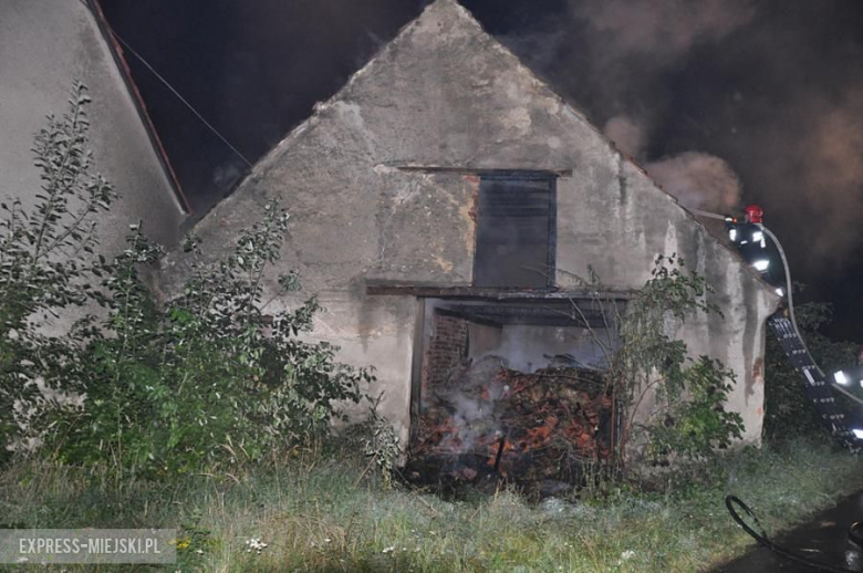 Pożar stodoły w Potworowie. Możliwe, że doszło do podpalenia