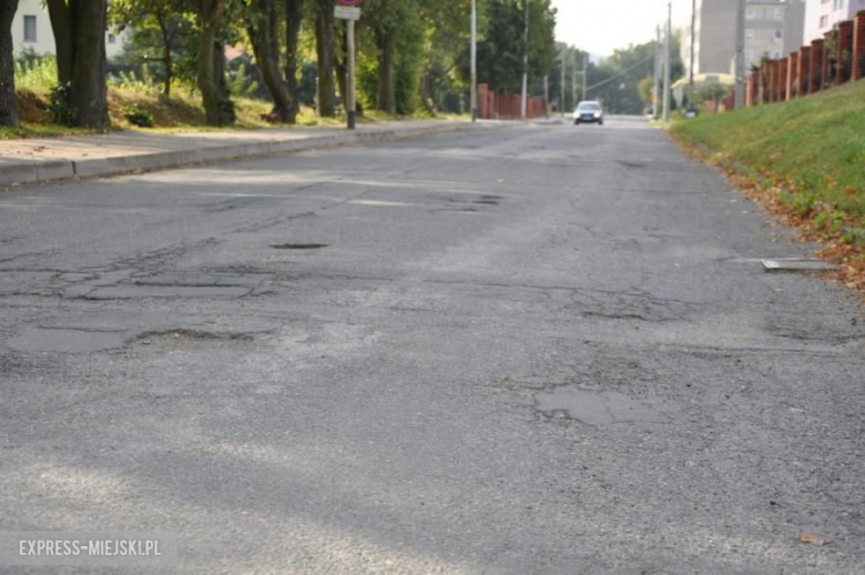 Ulica Polna w Bardzie od dawna wymaga remontu