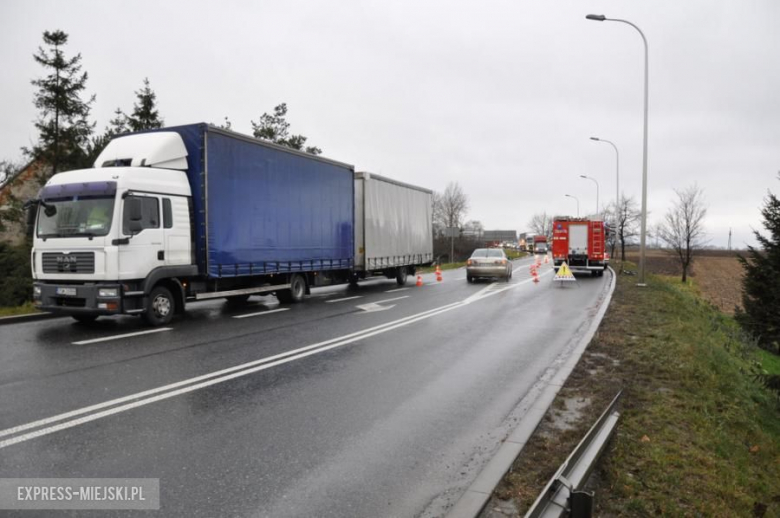 Zderzenie osobówki z ciężarówką w Braszowicach