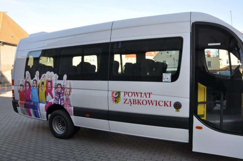 Nowy autobus dla Ośrodka Szkolno-Wychowawczego w Ząbkowicach Śląskich