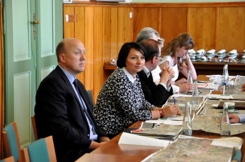 Spotkanie w ząbkowickim starostwie w sprawie przebudowy krajowej ósemki
