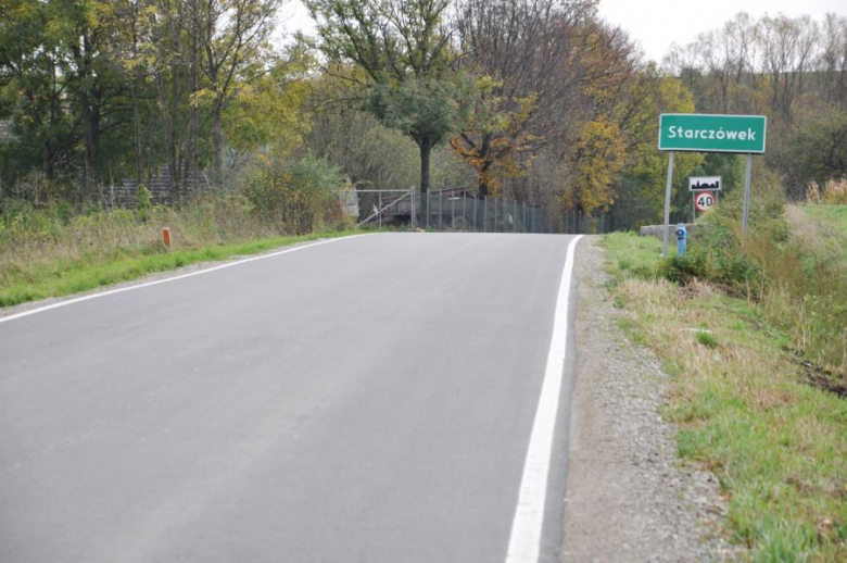 Oficjalne otwarcie przebudowanej drogi powiatowej Ziębice-Starczówek