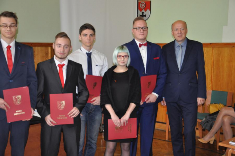 Nagrody Zarządu Powiatu Ząbkowickiego dla uczniów szkół ponadgimnazjalnych