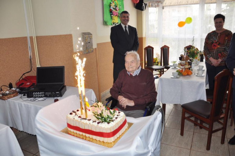 Mieszkaniec ząbkowickiego Domu Pomocy Społecznej skończył 100 lat 