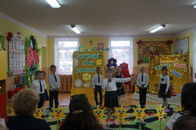 Zerówkowicze z przedszkola „Bajka” w Złotym Stoku zakończyli swój pierwszy etap edukacji
