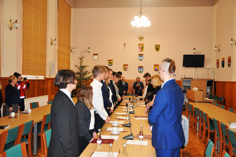 I sesja Młodzieżowej Rady Powiatu Ząbkowickiego.
