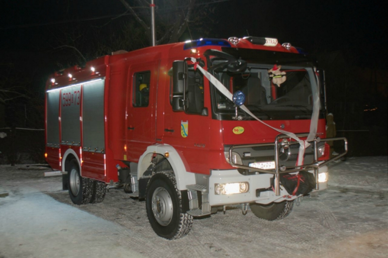 Przekazanie nowego samochodu strażackiego dla OSP Stolec