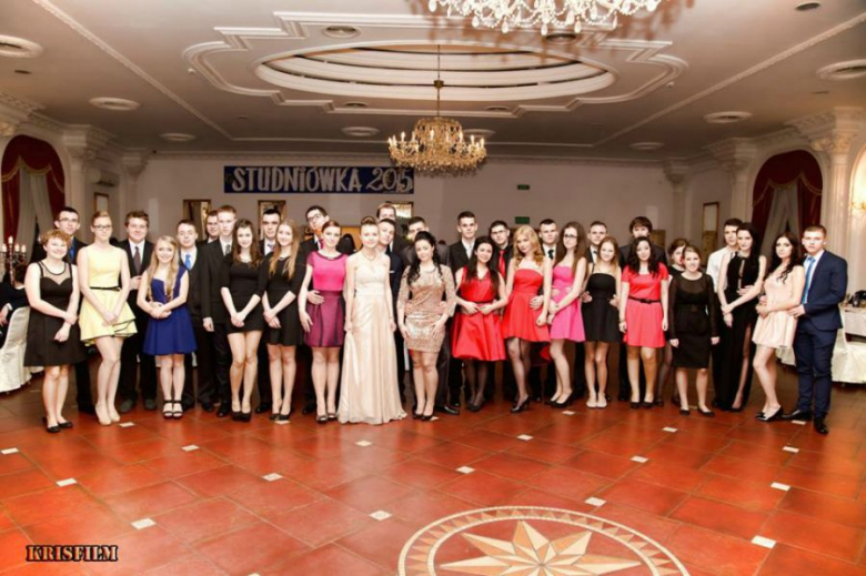 Uczniowie z ząbkowickiego liceum ogólnokształcącego tegoroczną studniówkę mieli w hotelu Maria w Wałbrzychu