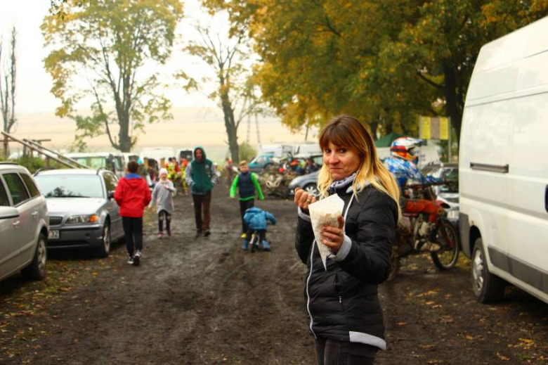 Piknik charytatywny na torze motocrossowym w Ziębicach