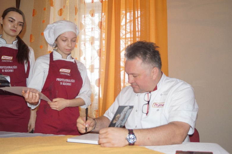 Warsztaty kulinarne z Robertem Sową w ZSP Ziębice
