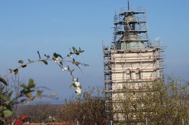 Postępują prace przy rewitalizacji kościoła poewangelickiego w Złotym Stoku