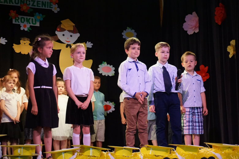 „Pszczółki” żegnały swoje ukochane przedszkole w Złotym Stoku