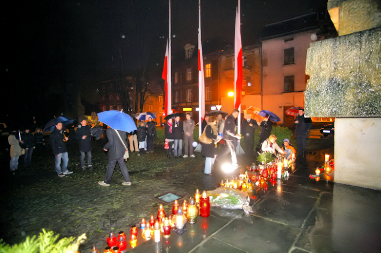 Spotkanie pod pomnikiem Jana Pawła II