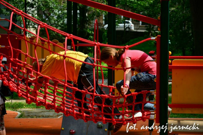 Plac zabaw w ząbkowickim parku w obiektywie Foto-Świra