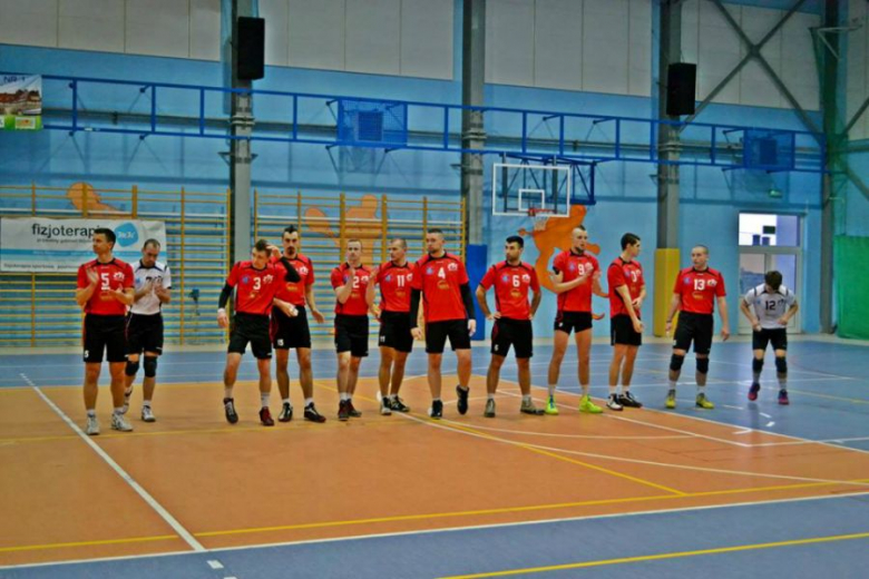 ZTS Ząbkowice Śląskie odniósł pewne zwycięstwo w pierwszym półfinale, pokonując Rosiek Syców 3:0