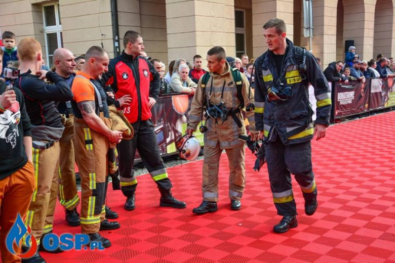 Strażacy-zawodowcy z Ząbkowic Śląskich na zawodach Firefighter Combat Challenge w Opolu