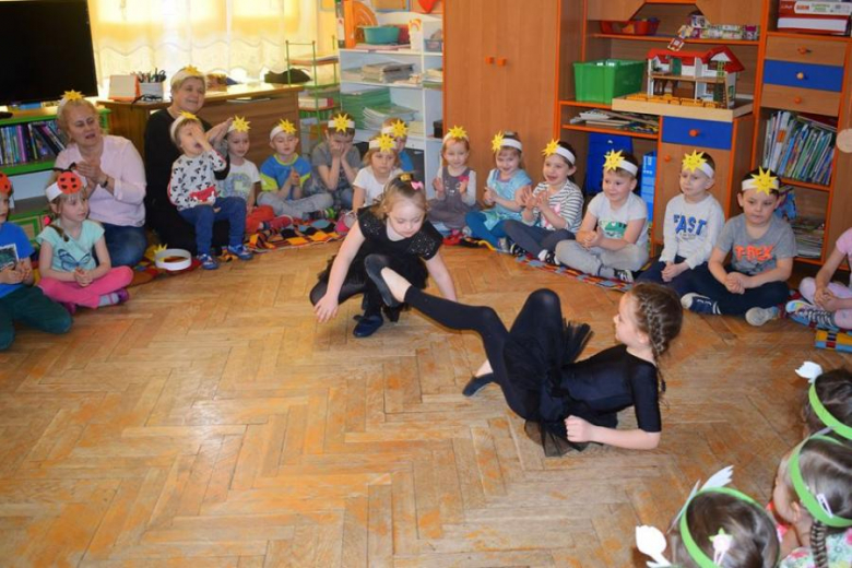 Dzieci z Przedszkola Publicznego nr 4 w Ząbkowicach Śląskich przywitały wiosnę