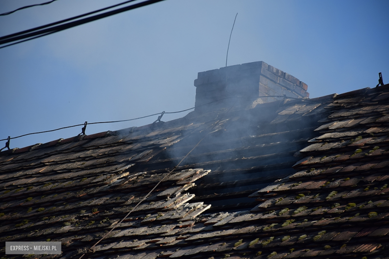 Pożar poddasza budynku jednorodzinnego w Stolcu